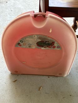 Plastic wreath protector storage