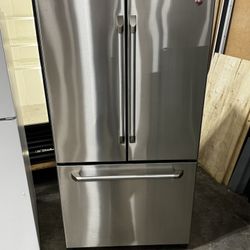 GE Refrigerator 