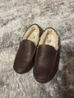 UGG Men Slippers Size 11