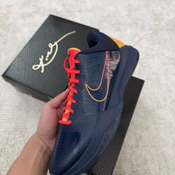 Kobe V caitlin clark Size 11 12