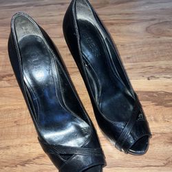 Guess Black Leather Peep Toe Pumps