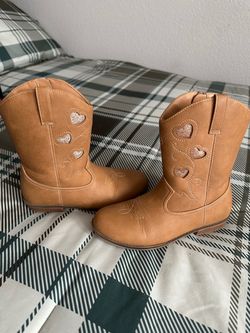 GYMBOREE girls boots size 1Y like new condition $15 pick up only