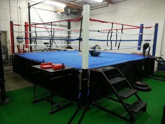 16x16 Boxing Ring with Accessories / Make A Realistic Offer