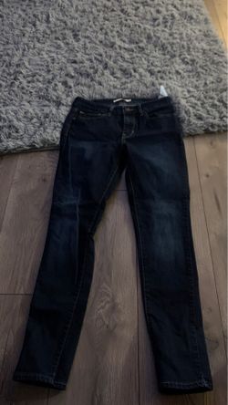 Size 27 women’s skinny jeans Levi