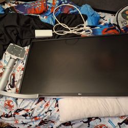 LG 32UK50T 32 Inch Monitor 4K 60Hz