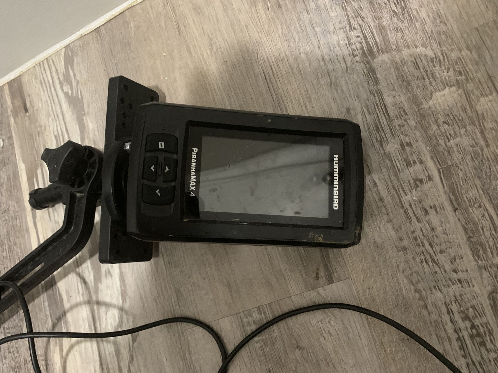 Piranhamax 4 Fish Finder