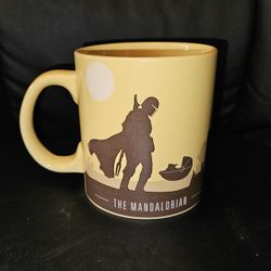 20oz (591ml) STAR WARS, The Mandalorian and Baby Yoda Coffee or Tea Ceramic Mug 