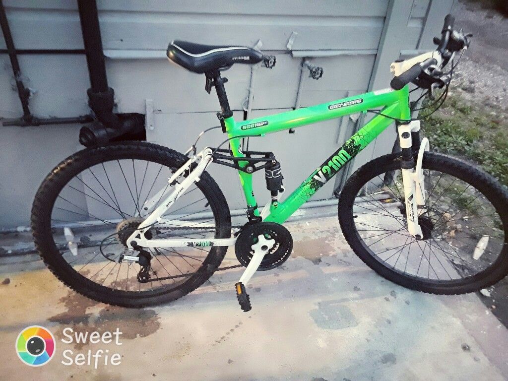 Genesis v2100 for sale hotsell