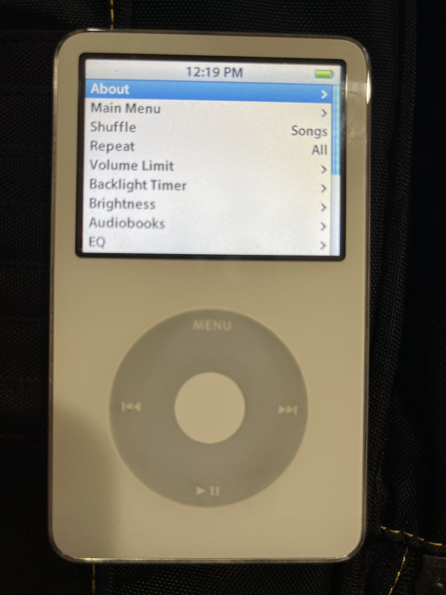 Classic Apple iPod 5th Gen (with Video) 30 GB