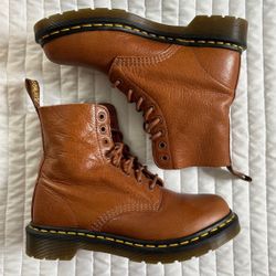 Dr. Martens 