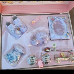 Baby's Memories Pink Memory Box
Our sweet memory box is perfect for collecting every tiny keepsake for your new little love.