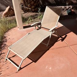 Outdoor Foldable And Adjustable Pool Side Lounge Chair 