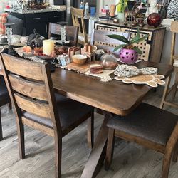 Table With 6 Chairs 