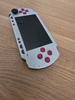 PSP 1001 Modded, Cleaned, Re-shelled Top with 11Games and Upgrades