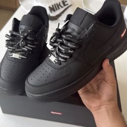 Black supreme af1s