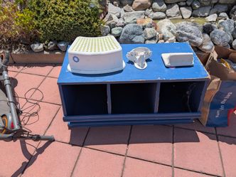 Storage cabinet blue