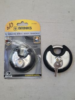 Commercial brinks storage unit shackle pad lock