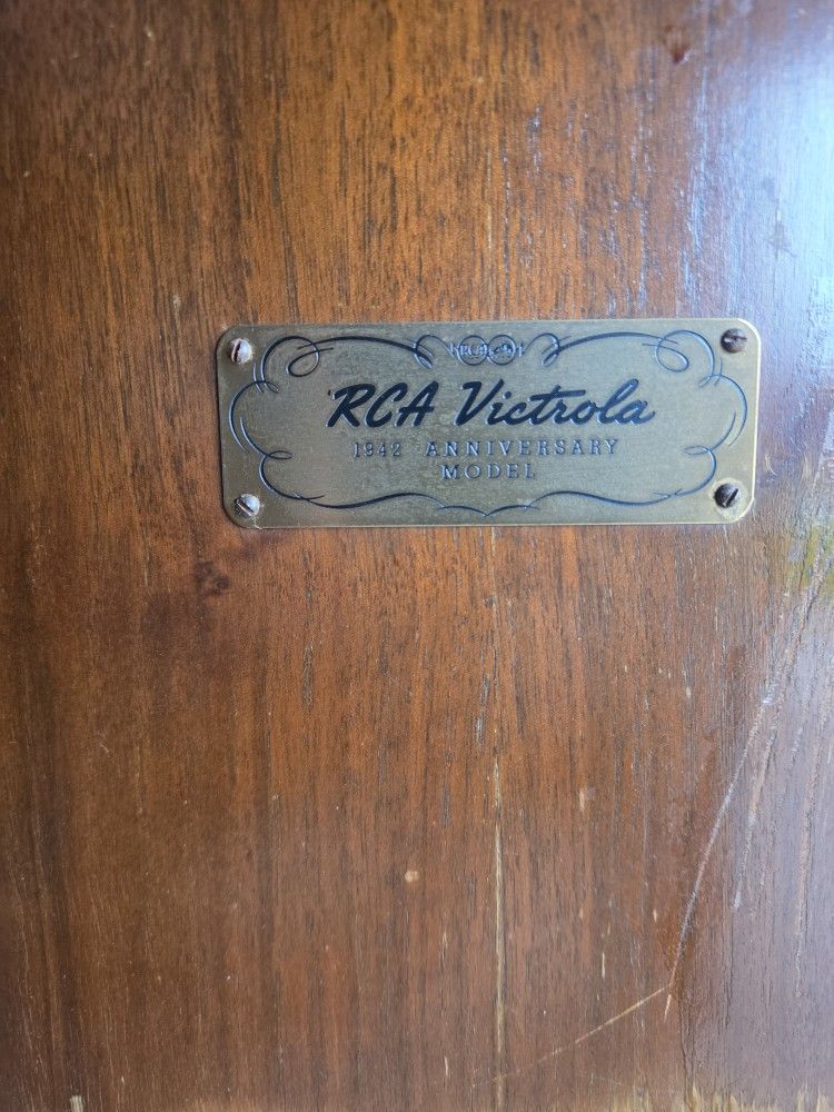 RCA Victrola 1942 Anniversary Model