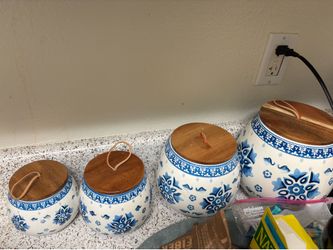 Kitchen containers
