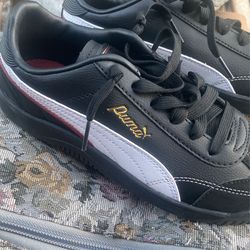 Puma Sneakers