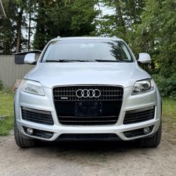 Audi Q7 2008 S-line Parts 