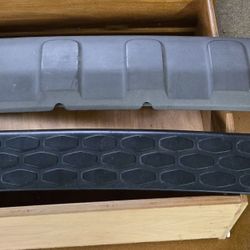 OEM 2003 2004 2005 Honda Pilot Rear Skid Plate and Step Pad