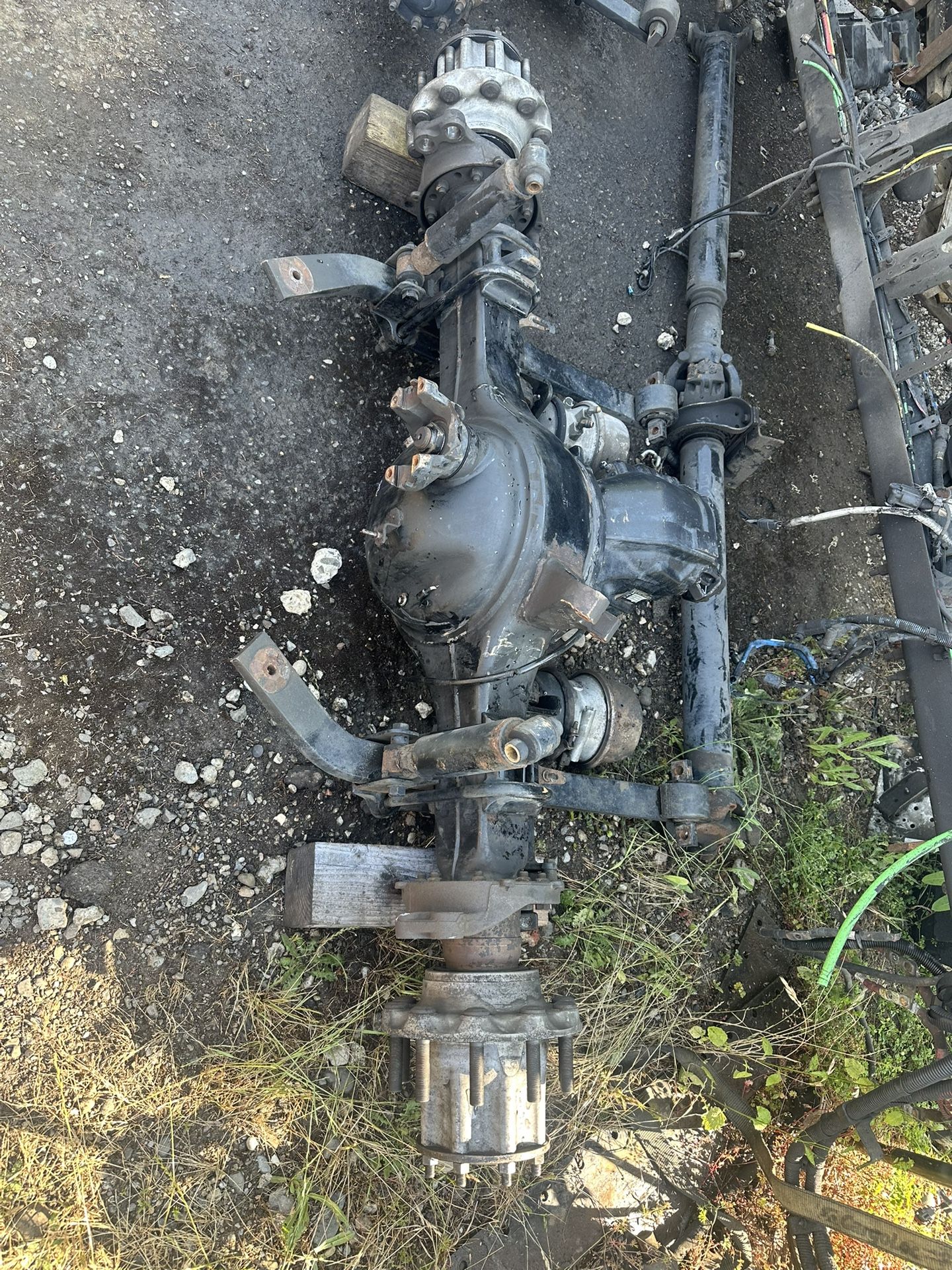 2017 Freightliner Cascadia 125 rear Axles
