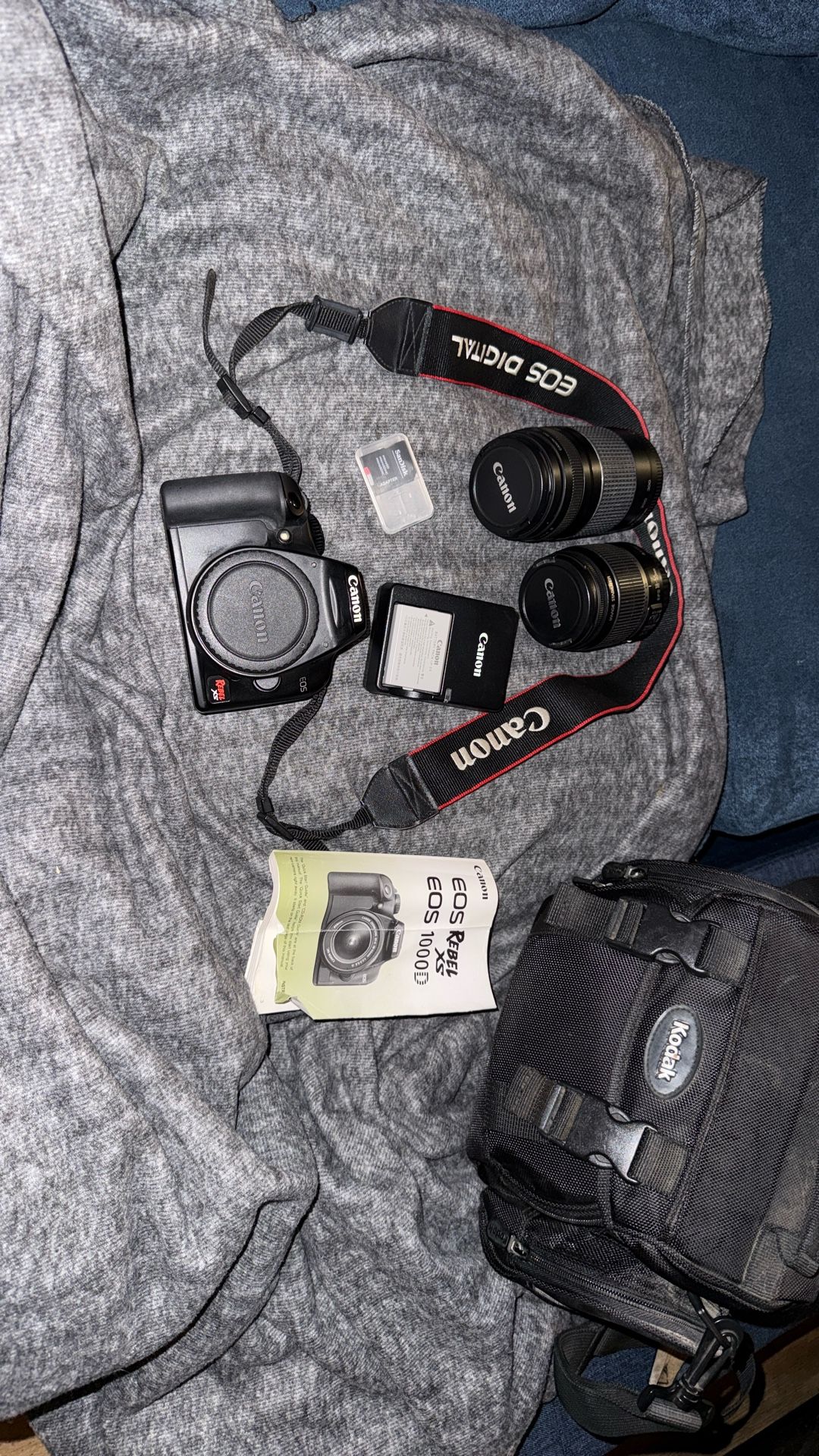 EOS REBEL XS 1000D (Full Kit)