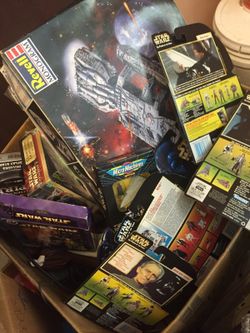 Huge box full of Star Wars figures, toys, collectable items