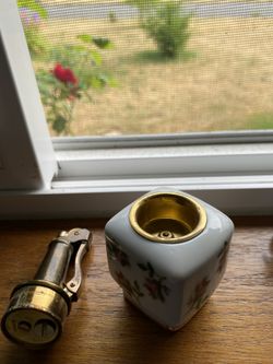 Vintage Mid Century Hand Painted Ceramic Japan Vase Shaped Table Top Light