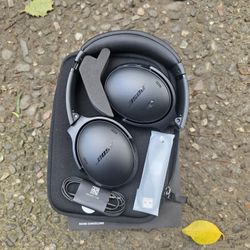 New Open Box Bose QuietComfort SC Headphones