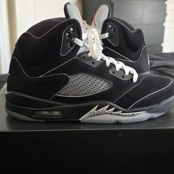 Jordan 5 Black Metallic Retro Reimagined Size 11.5