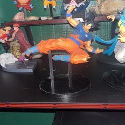 Goku Statue 