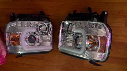 Headlights for 2014–2018 GMC Sierra