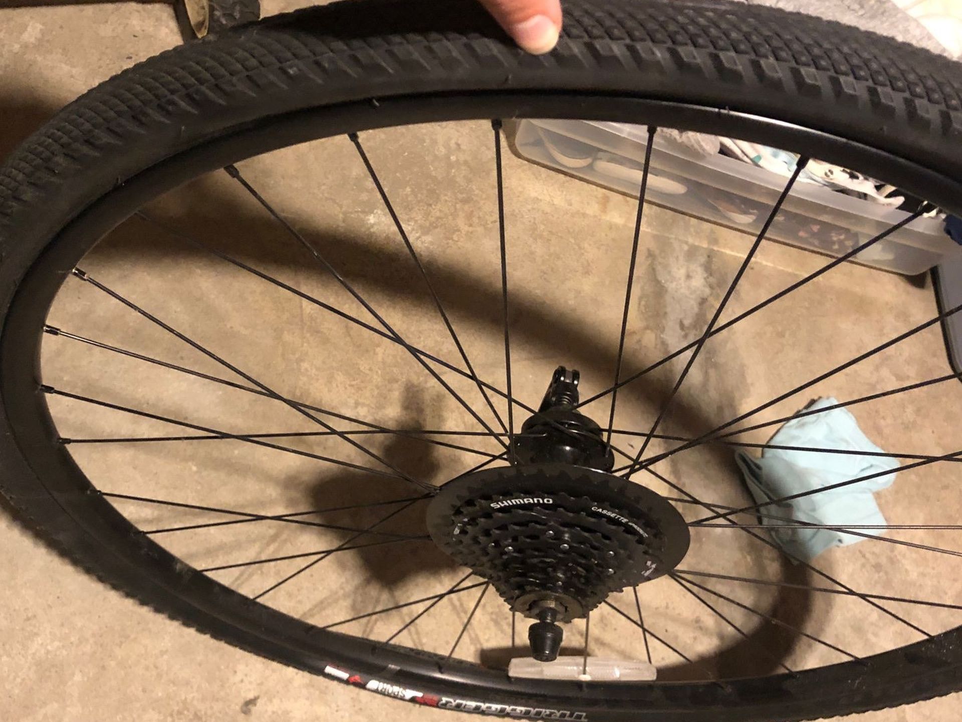 700c rear wheel with cassette and tire