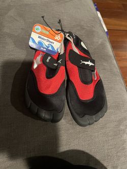 Newts water shoes Big Kid Size 4-5