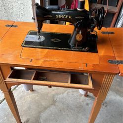 Vintage Working Singer Sewing Machine