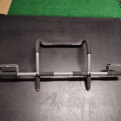 Pull Up Bar