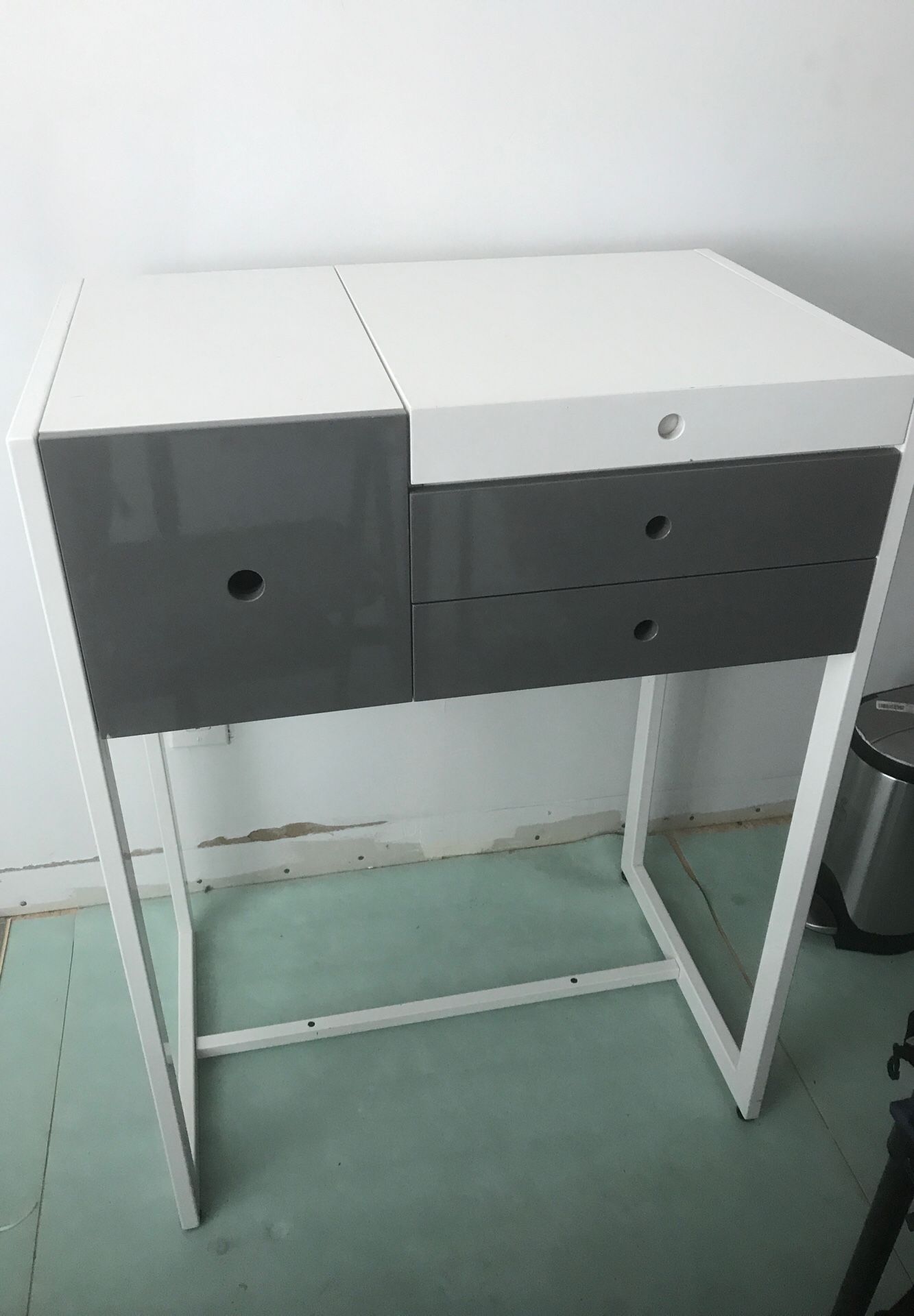 CB2 vanity hi gloss white crate & barrel grey lacquer exclusive modern mcm room bedroom drawer storage make up