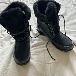 Black Fur Line Boots
