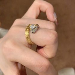 European and American light luxury high-end old money style brushed full diamond leopard head ring retro noble niche design index finger ring