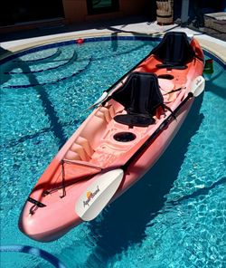 KAYAK 1-2-3 PERSON WEST MARINE ABACO 13.5 WITH PADDLES
