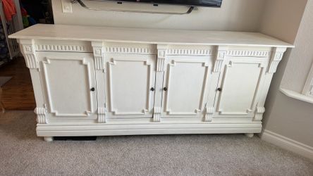 Cupboard / credenza