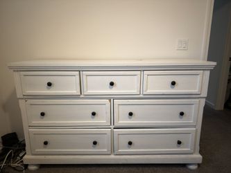 White Dresser With Black Knobs