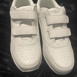 NWOT Propet W3902 Women’s Size 7M White Leather Sneakers
