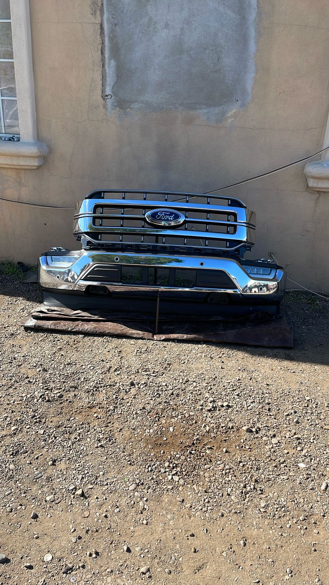 2021/23 Ford F150 Front Bumper And Grille