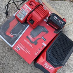 Milwaukee M18 Speaker Bluetooth With Battery And Charger New