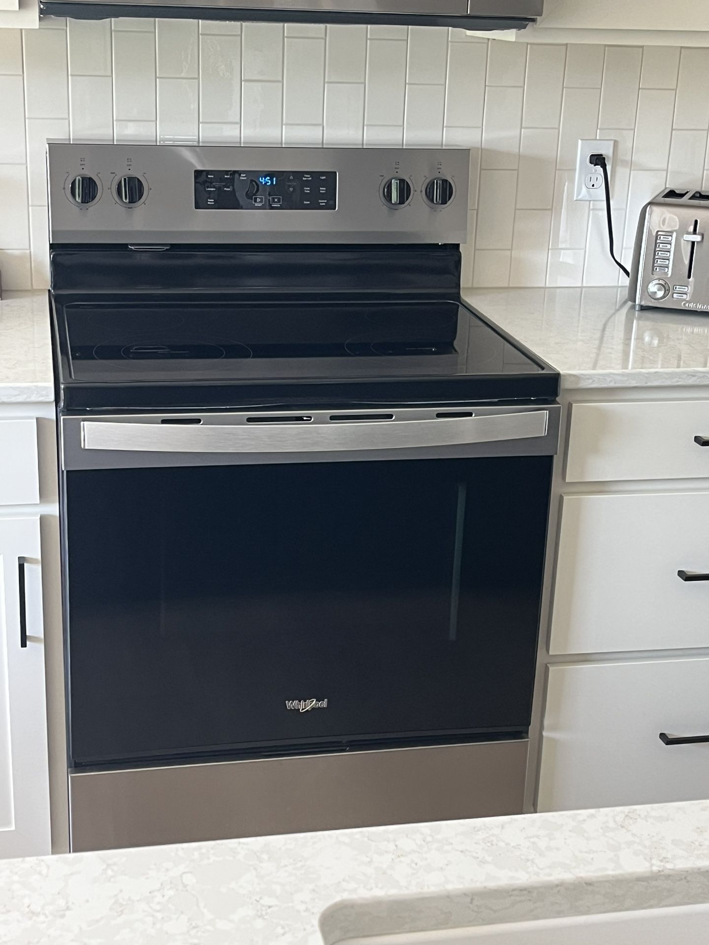 WHIRLPOOL ELECTRIC OVEN / RANGE