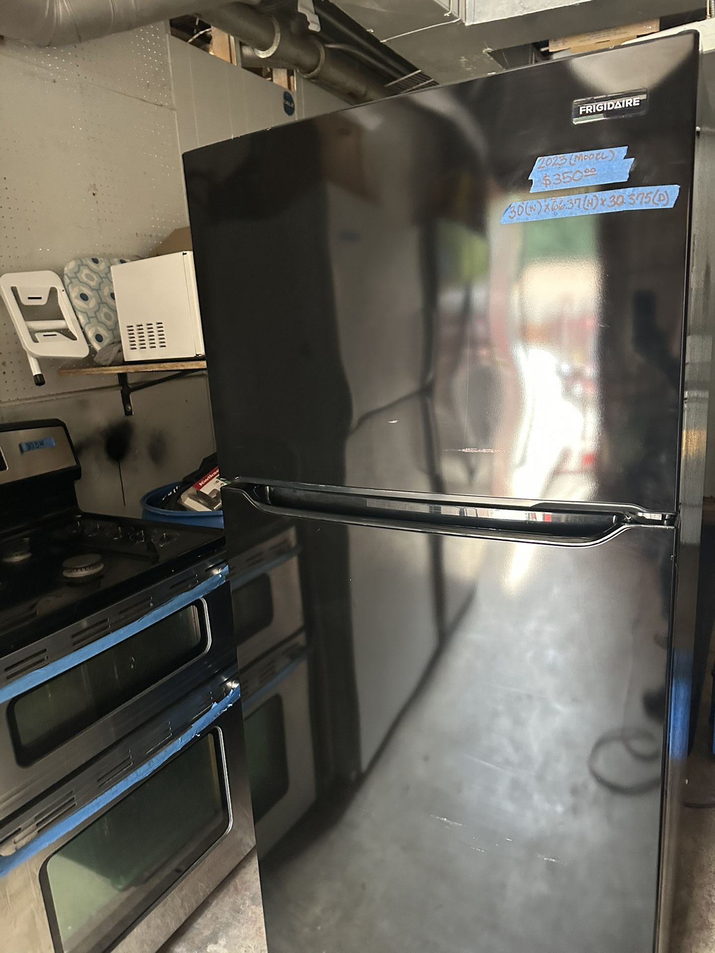 2023 Black Refrigerator Top/Bottom 30”