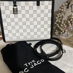 MARC JACOBS